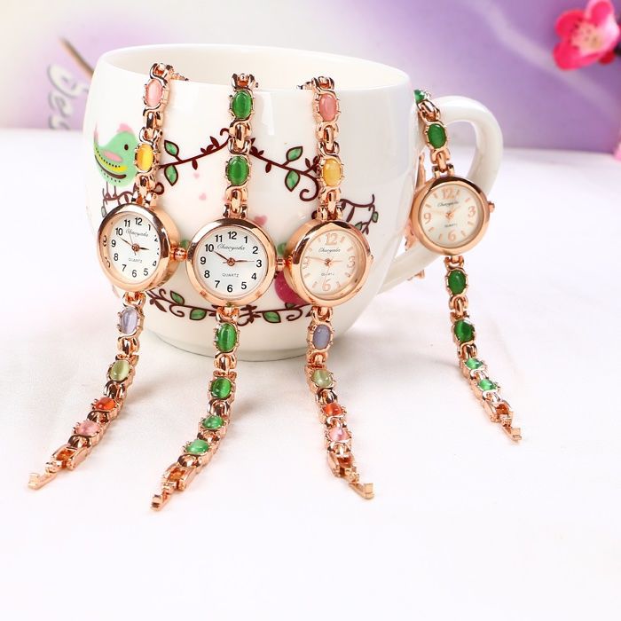 Cross-border Hot Diamond Watch Small Tassel Bracelet Watch Fashion Women&#039;s Watch Rhinestone Quartz Watch