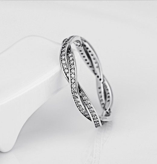 Diamond-encrusted 925 Silver Jewelry Ring